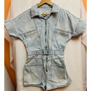 Forever21 denim jumpsuit women’s Romper short Sleeve cotton zip size Medium